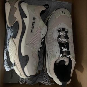 Balenciagas for sale !